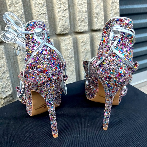 NWOT Sparkly Qupid Branded Heels Tie up Style in Size 6.5 - Picture 4 of 6